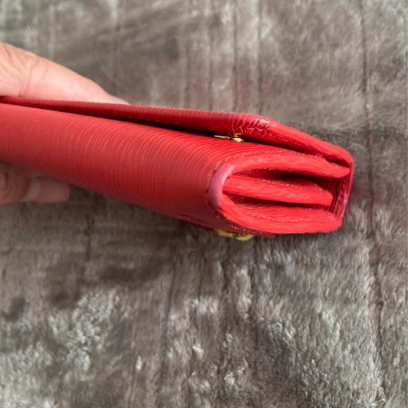 Prada Wallet - Picture 6 of 10